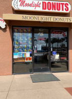 Moonlightdonuts outside