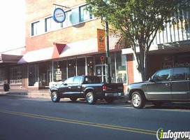 Cabarrus Creamery outside