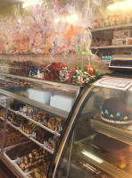 Nita's European Bakery outside