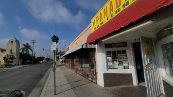 Panaderia San Fernando outside