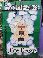 Hog Heaven Ice Cream outside