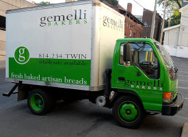 Gemelli Bakers outside