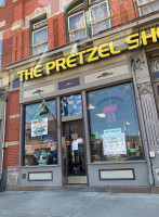 The Pretzel Shop outside