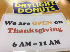 Daylight Donuts logo