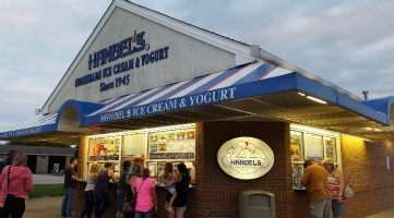 Handel's Homemade Ice Cream outside