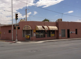 Lujan Bakery outside