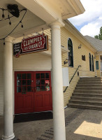 Clumpies Ice Cream Co. outside