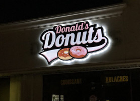 Donald's Donuts outside