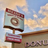 Heidi's Donuts outside