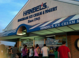 Handel's Homemade Ice Cream outside