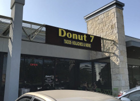 Donut 7 outside