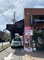 River Oaks Donuts outside