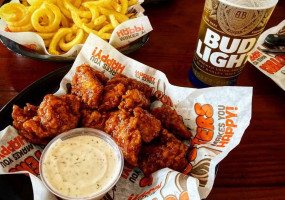 Hooters Overland Park food