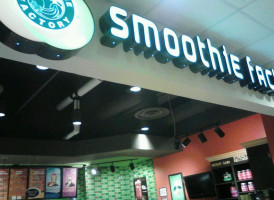 Smoothie Factory inside