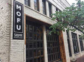 Mofu Shoppe outside