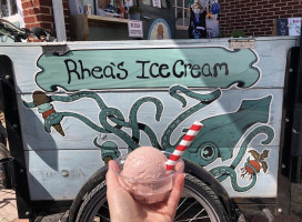 Rheas Ice Cream- Nbtx outside