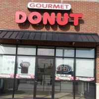 Gourmet Donut outside