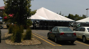 The Amish Market outside