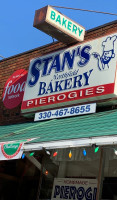 Stan's Northfield Bakery outside