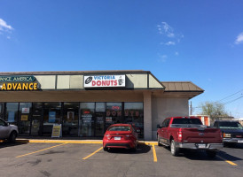 Victoria Donuts outside