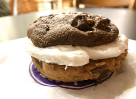 Insomnia Cookies food