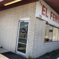 El Fenix Bakery outside