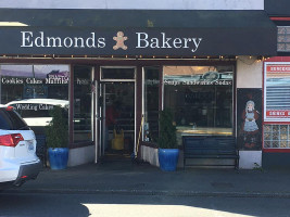 Edmonds Bakery outside