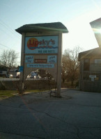 Lipsky's on the Bay Bar, Motel, & Restaurant outside