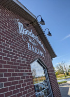 Manderfield's Home Bakery outside