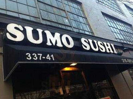 Sumo Sushi outside