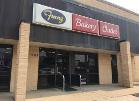 Franz Bakery Outlet outside