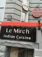 Le Mirch outside