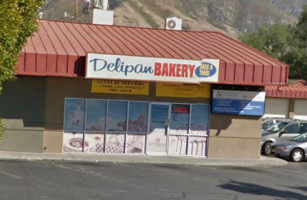 Delipan Bakery outside