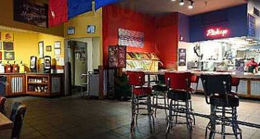 Fuddruckers inside