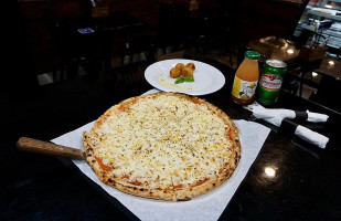 Sampa's Pizza Cafe food