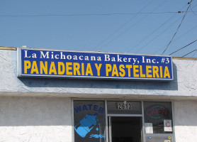 La Michoacana Bakery outside