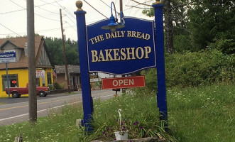 The Daily Bread Bakeshop outside