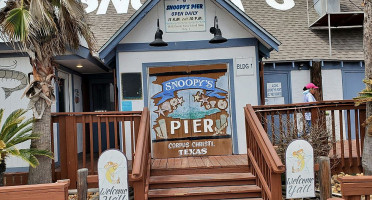 Scoopy's Veranda Ice Cream Shoppe outside