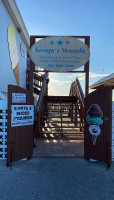 Scoopy's Veranda Ice Cream Shoppe outside