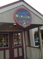 Owowcow Creamery outside