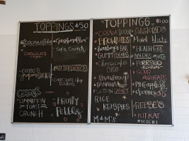 Roll 'n Scoop menu