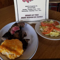 Smitty's Wings food
