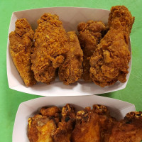 Smitty's Wings food