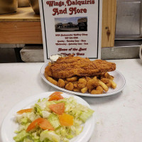 Smitty's Wings food