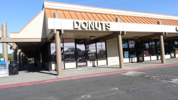 Sunset Donuts outside