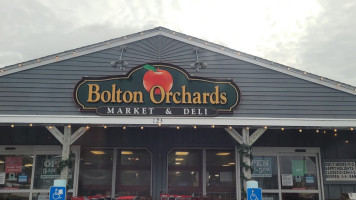 Bolton Orchards outside