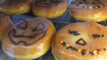 Crispy's Donuts food
