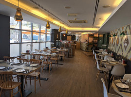 Roppolo's Pizzeria inside