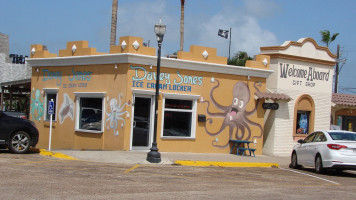 Davey Jones Ice Cream Locker outside