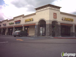 Lady's Donuts outside